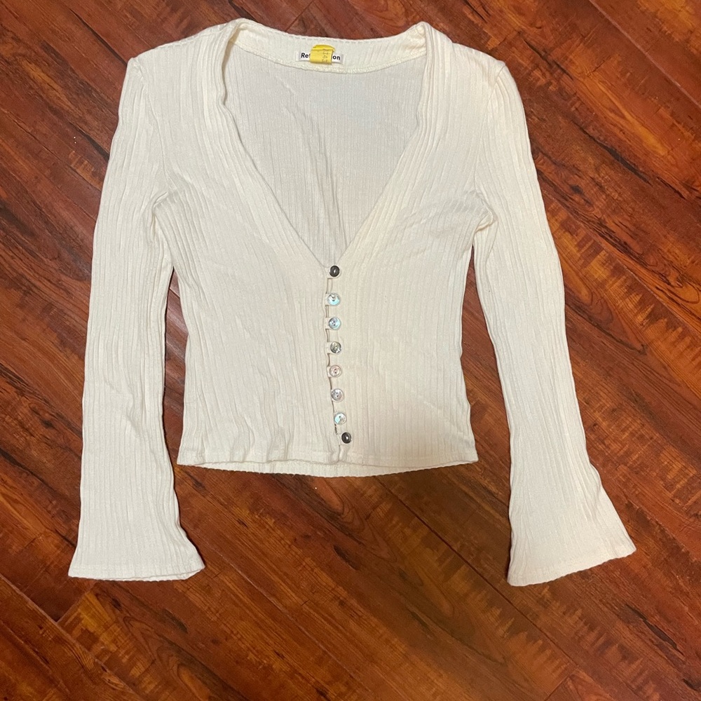 Cute cream, ribbed, cropped cardigan!